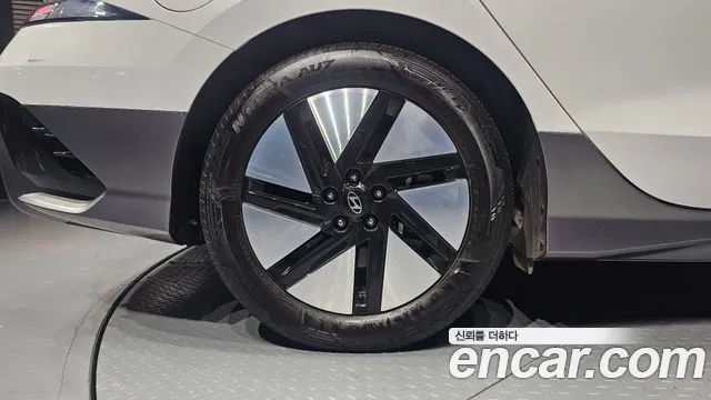 Hyundai Ioniq 6 — Фото автомобиля 5