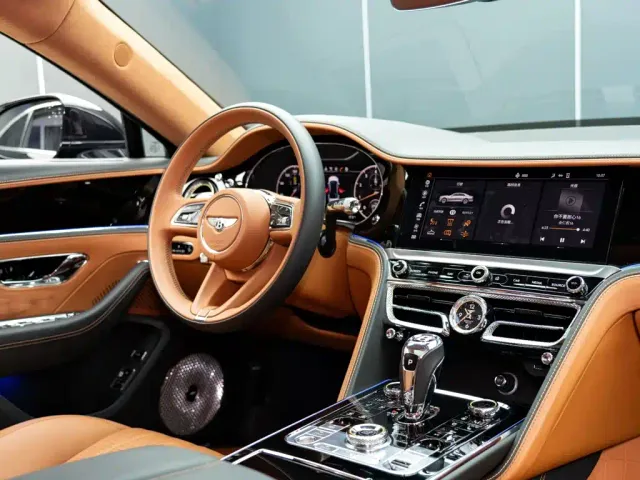 Bentley Flying Spur — Фото автомобиля 20