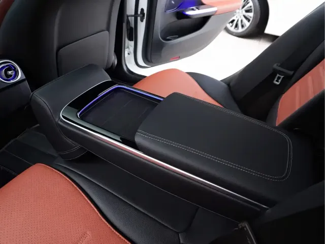 Mercedes-Benz C-Class — Фото автомобиля 19