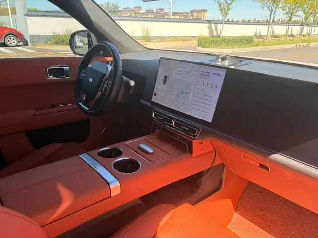 Li Auto L7 — Фото автомобиля 18