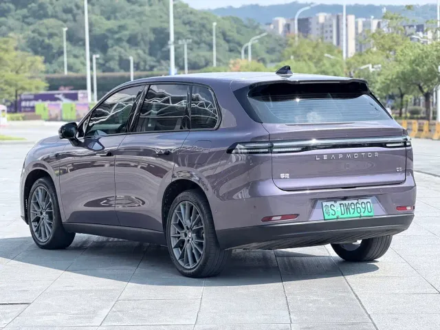 Leapmotor C10 — Фото автомобиля 6