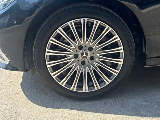 Mercedes-Benz E-Class — Фото автомобиля 7