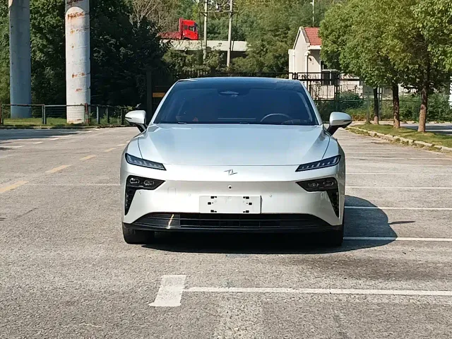 Dongfeng eπ 007 — Фото автомобиля 2
