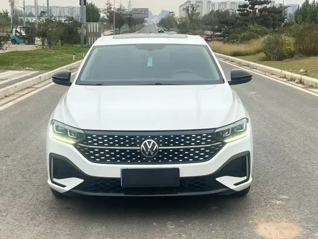 Volkswagen Lavida — Фото автомобиля 2