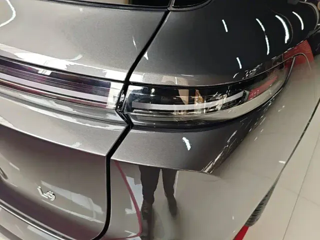 Li Auto L9 — Фото автомобиля 7