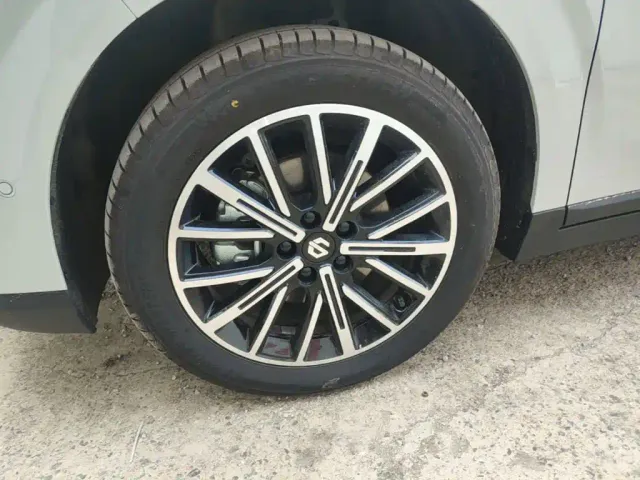 Leapmotor B10 — Фото автомобиля 22
