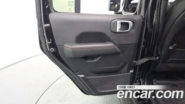 Jeep Wrangler — Фото автомобиля 14