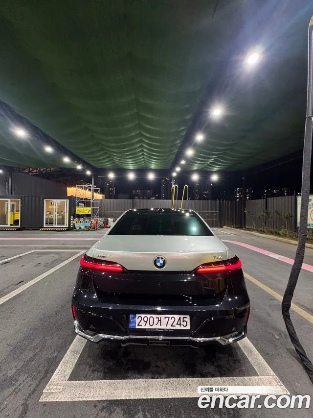 BMW 7 Series G70 — Фото автомобиля 4