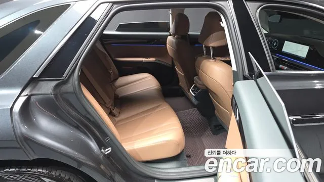 Hyundai Grandeur Grandeur (GN7) 2.5 Бензин 2WD — Фото автомобиля 12