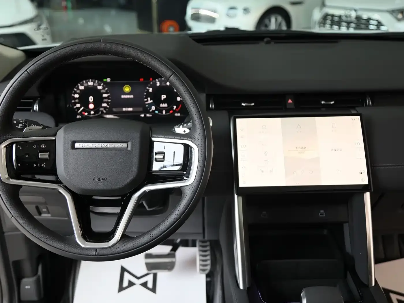 Land Rover Discovery Sport 2025 249PS Performance Tech Edition — Фото автомобиля 11