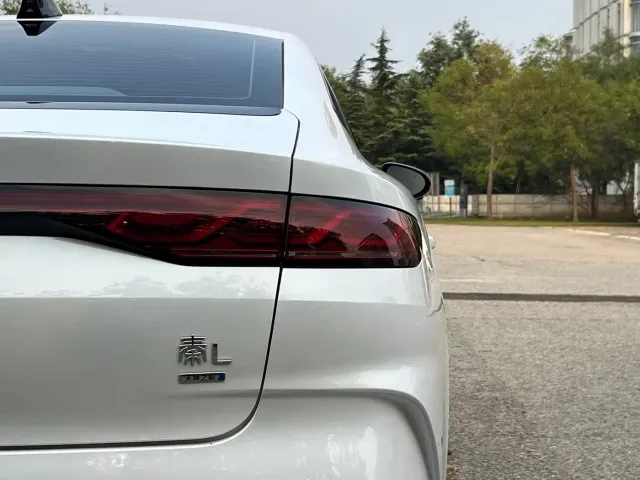 BYD Qin L — Фото автомобиля 27