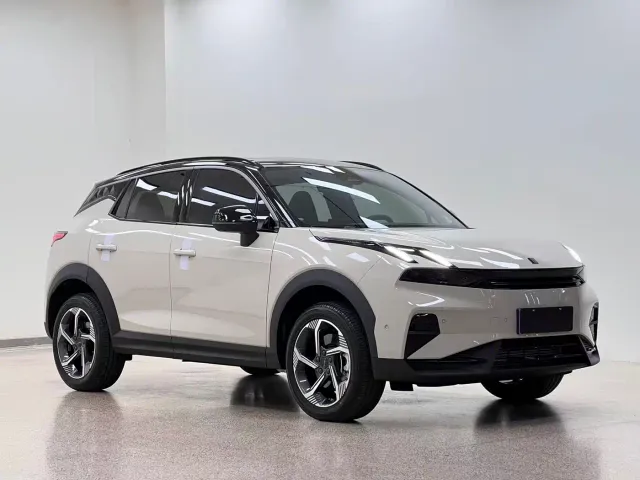 Lynk & Co 06 — Фото автомобиля 3