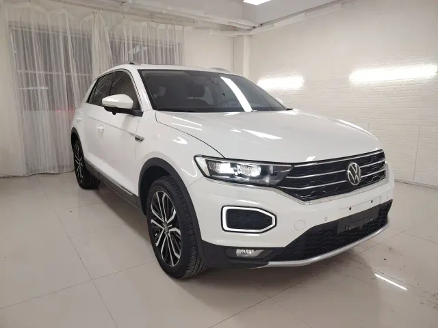 Volkswagen T-Roc — Фото автомобиля 3