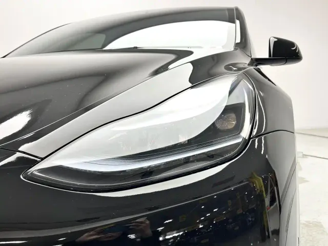 Tesla Model Y — Фото автомобиля 5