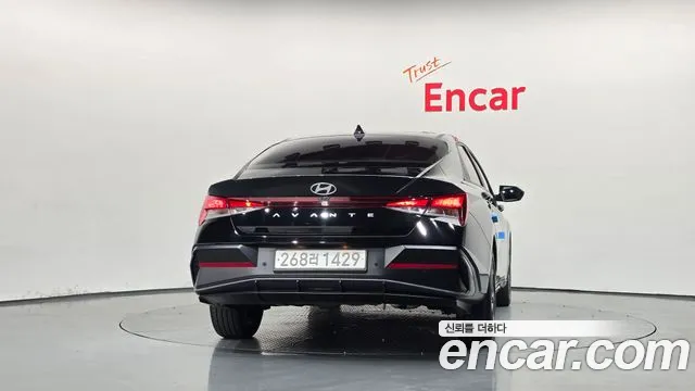 Hyundai Avante CN7 — Фото автомобиля 4