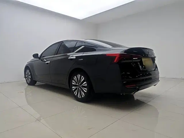 Nissan Teana — Фото автомобиля 7