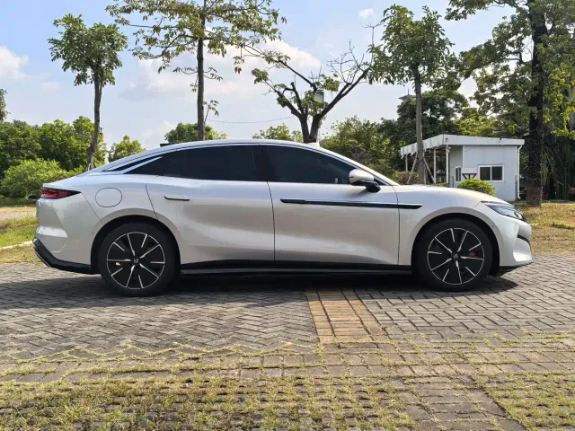 BYD Han L — Фото автомобиля 5