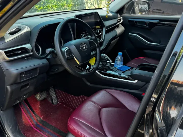 Toyota Highlander — Фото автомобиля 4