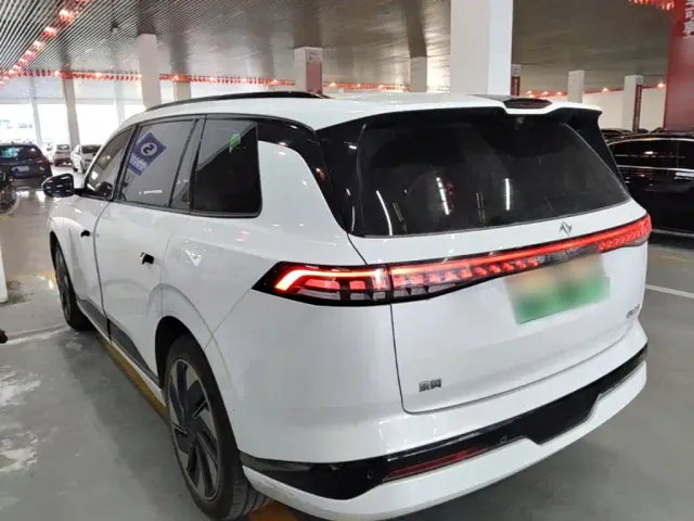 Dongfeng eπ 008 — Фото автомобиля 4