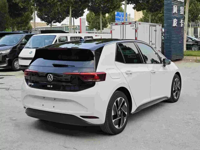 Volkswagen ID.3 — Фото автомобиля 4