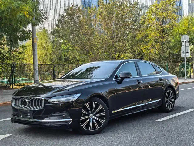 Фотография автомобиля — Volvo S90