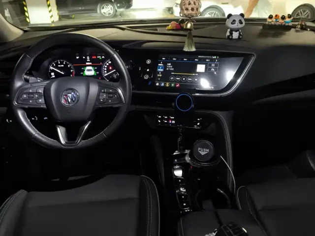 Buick Envision Plus — Фото автомобиля 12
