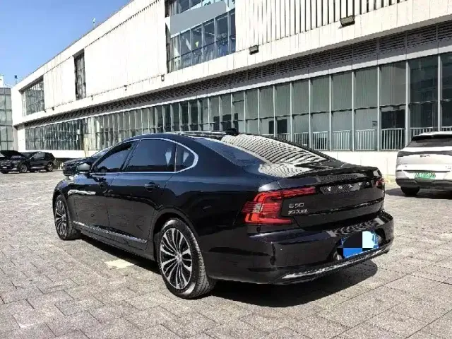 Volvo S90 — Фото автомобиля 8