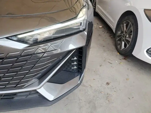 Changan Changan UNI-V 2022 1.5T Premium Model — Фото автомобиля 23