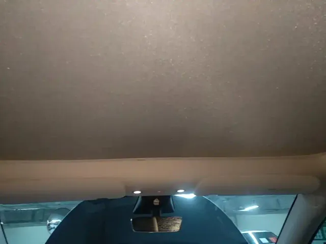 Tesla Model Y — Фото автомобиля 17