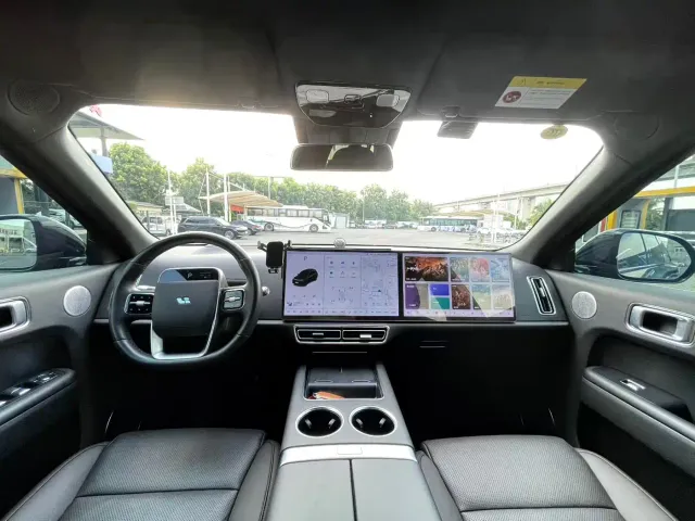 Li Auto L8 — Фото автомобиля 8