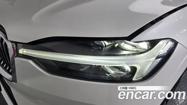 Вольво XC60 — Фото автомобиля 18
