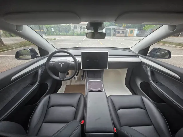 Tesla Model Y — Фото автомобиля 7