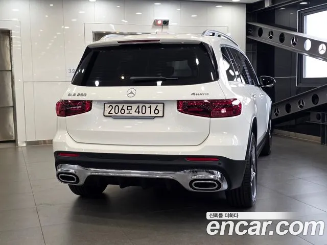 Mercedes-Benz GLB-Class — Фото автомобиля 4
