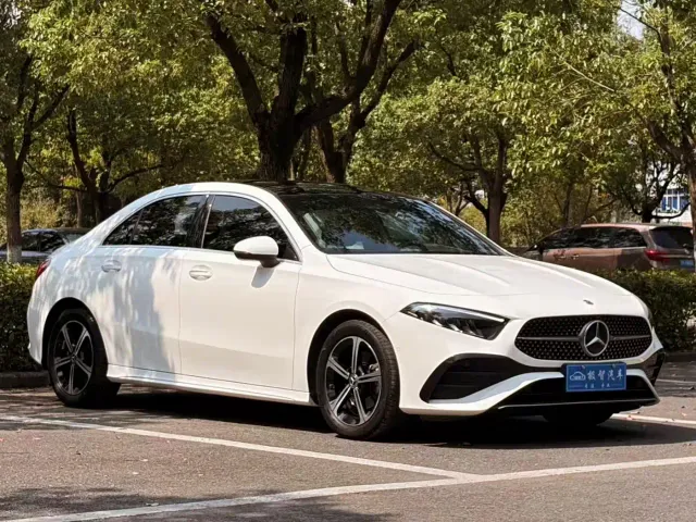 Mercedes-Benz A-Class — Фото автомобиля 3