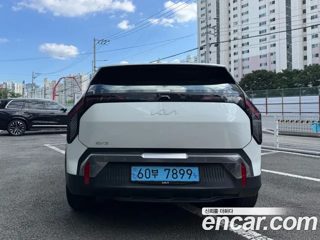 Kia EV3 — Фото автомобиля 4