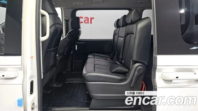 Hyundai Staria Staria L3.5 Инвалидная коляска Подъёмник/Slope — Фото автомобиля 13