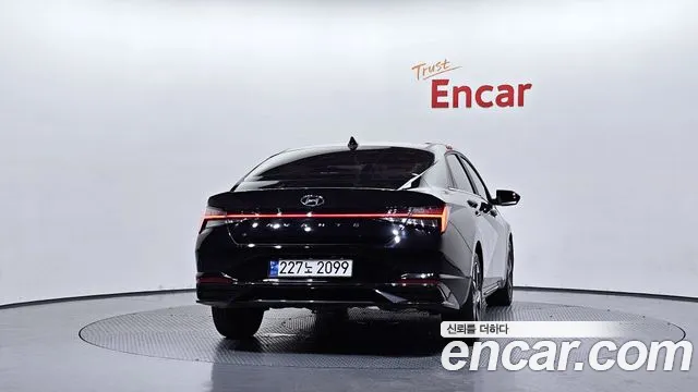 Hyundai AVANTE Avante (CN7) — Фото автомобиля 4