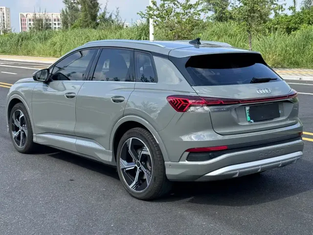 Audi Q4 e-tron — Фото автомобиля 6