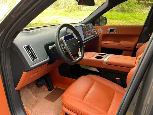 Li Auto L9 — Фото автомобиля 12