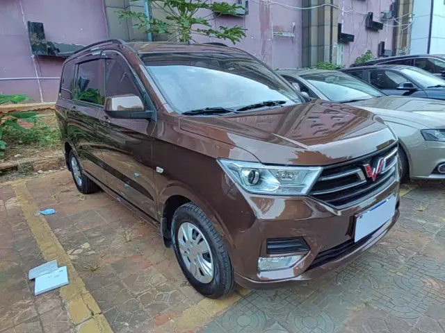 Wuling Hongguang — Фото автомобиля 3