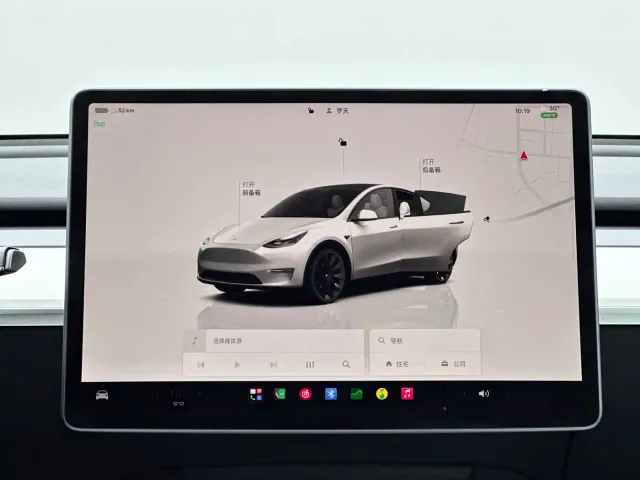 Tesla Model Y — Фото автомобиля 12