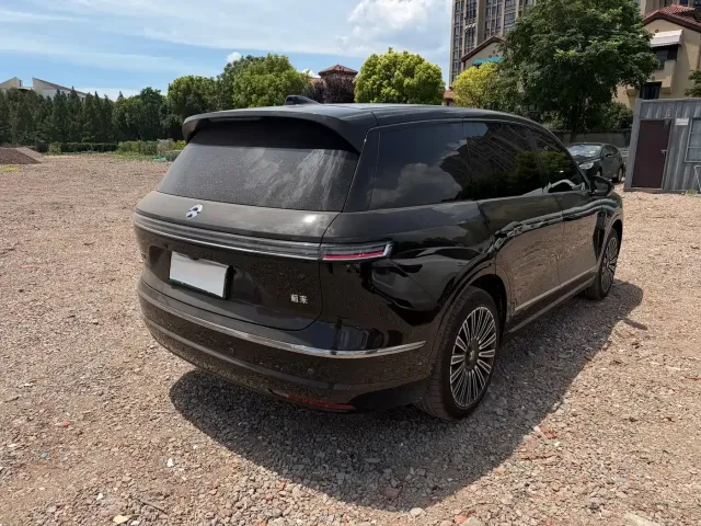Nio ES8 — Фото автомобиля 12