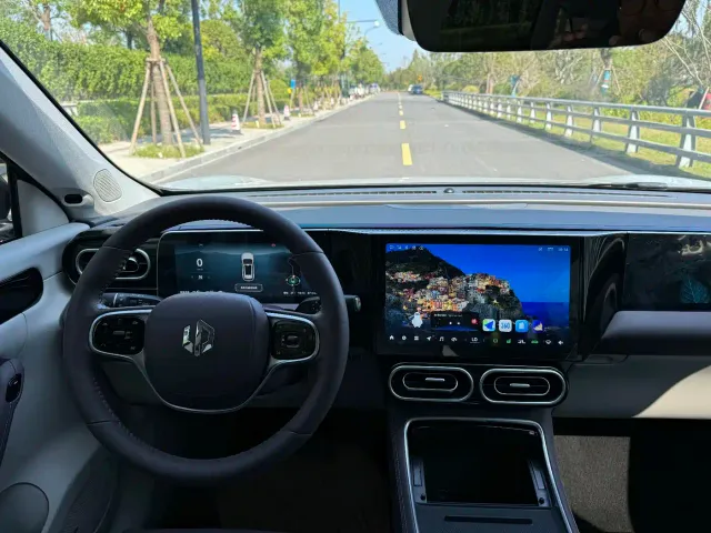 Leapmotor C11 — Фото автомобиля 18