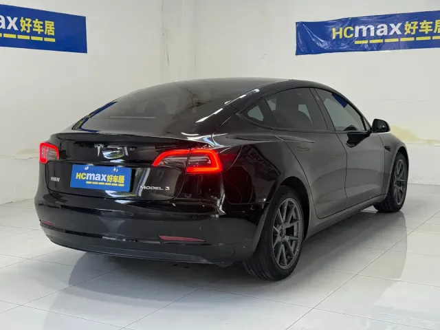 Tesla Model 3 — Фото автомобиля 6