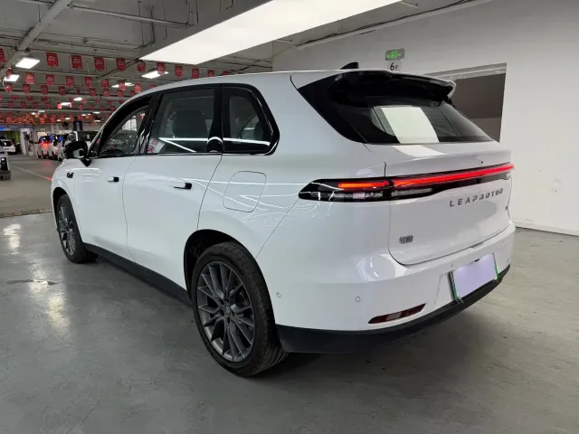Leapmotor C10 — Фото автомобиля 12