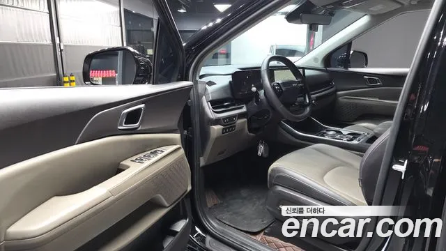 Kia Carnival Generation 4 — Фото автомобиля 10
