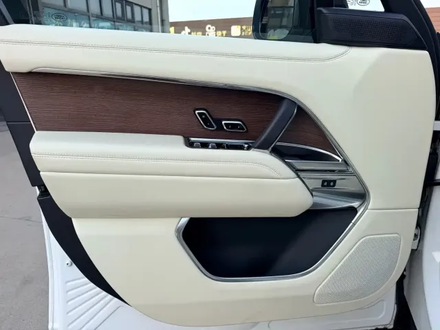 Land Rover Range Rover — Фото автомобиля 10