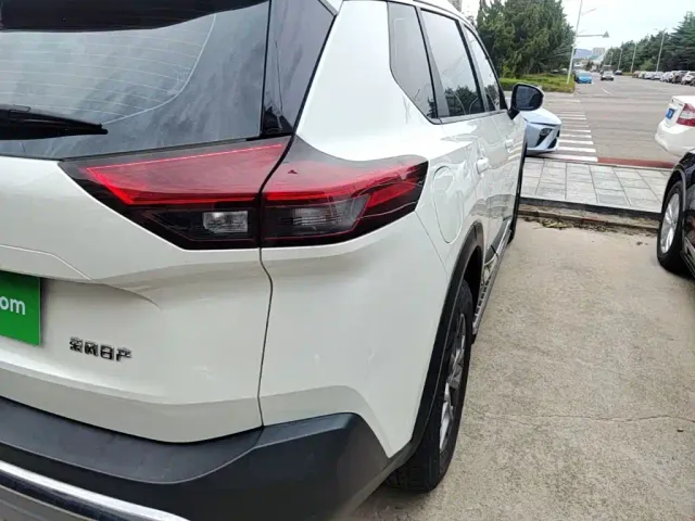 Nissan X-Trail — Фото автомобиля 7