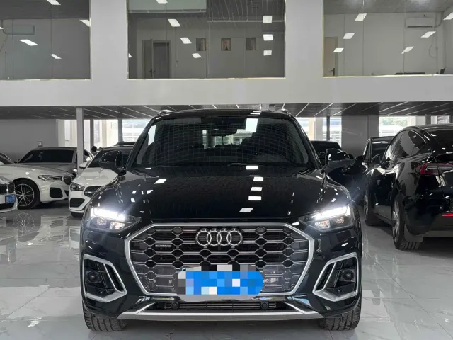 Audi Q5L — Фото автомобиля 2