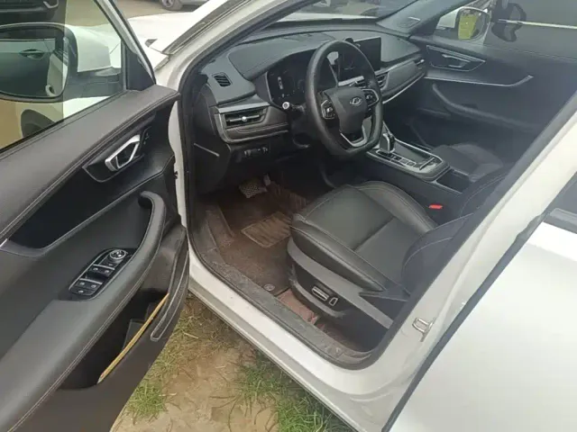 Chery Tiggo 8 — Фото автомобиля 15
